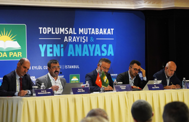 “Toplumsal Mutabakat Arayışı ve Yeni Anayasa” çalıştayımızın 2’inci oturumu gerçekleşti